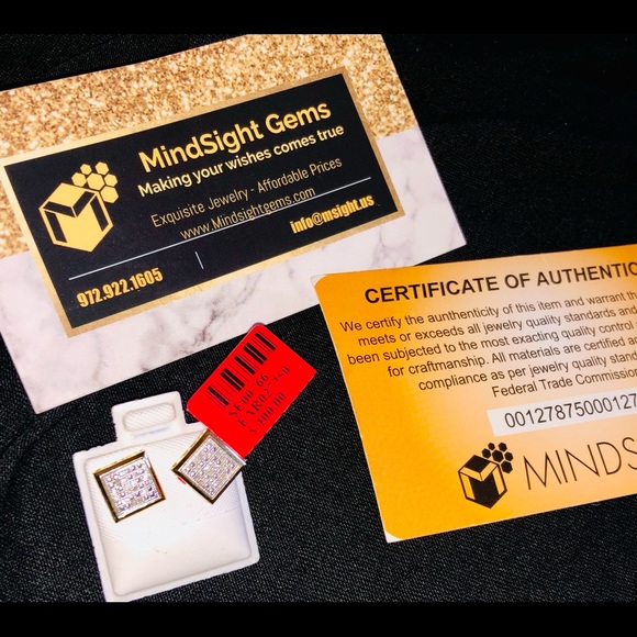 Black Friday Sale REAL DIAMOND SQUARE EARRINGS WOW - Picture 4 of 4